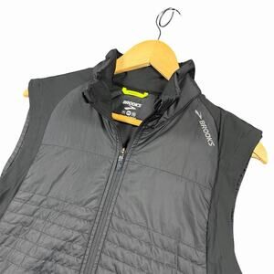 Brooks Running Vest Men’s Medium Black Full Zip Lightweight Insulated Athletic